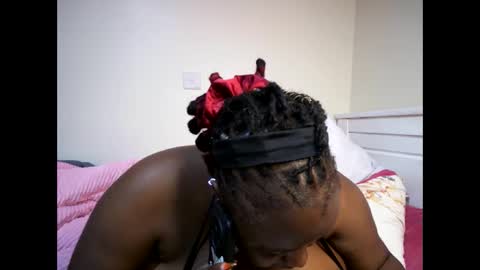 Snapshot of bigtittyslut_ chatting on 10-07-25, 12:35 bigtittyslut_ online show from 10-07-25, 12:35