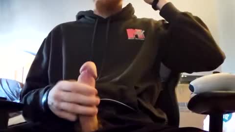 Snapshot of bigwhited2115 chatting on 12-25-24, 02:45 Onlyfans redheadedwhitedick online show from 12-25-24, 02:45