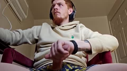 Snapshot of bigwhited2115 chatting on 02-03-25, 08:13 Onlyfans redheadedwhitedick online show from 02-03-25, 08:13