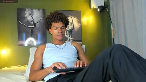 Snapshot of bigxxo chatting on 12-15-24, 08:58 bigxxo online show from 12-15-24, 08:58