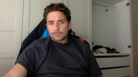 Snapshot of bikdig1 chatting on 12-15-24, 01:00 bikdig1 online show from 12-15-24, 01:00