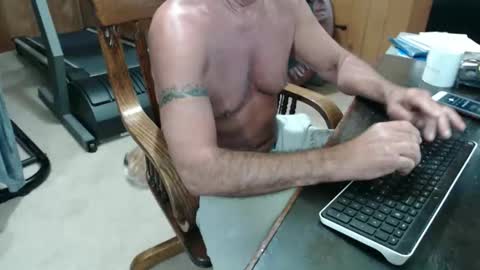 Snapshot of billy471 chatting on 05-12-26, 06:05 billy471 online show from 05-12-26, 06:05