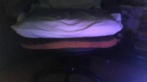 binder2122 online show from 05-08-26, 05:51