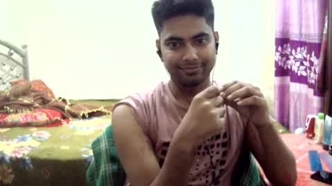 Snapshot of birbikrom104 chatting on 06-13-26, 06:17 birbikrom104 online show from 06-13-26, 06:17