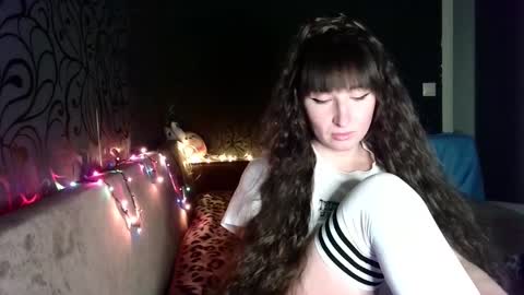 Snapshot of birdie_kiss chatting on 02-17-26, 08:15 birdie_kiss online show from 02-17-26, 08:15