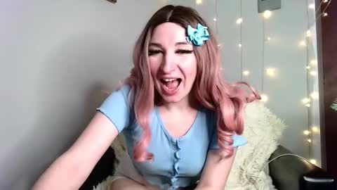 Snapshot of birdie_kiss chatting on 03-02-26, 06:04 birdie_kiss online show from 03-02-26, 06:04