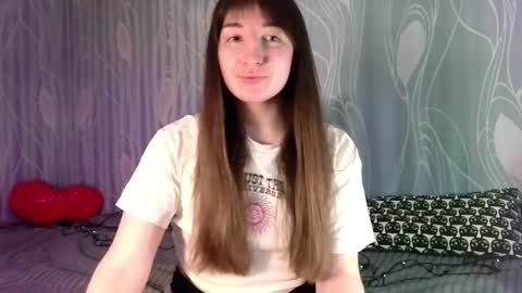 Snapshot of birdie_kiss chatting on 05-18-26, 01:28 birdie_kiss online show from 05-18-26, 01:28