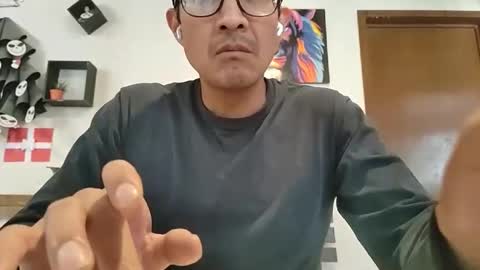 Manu O online show from 04-05-26, 07:33