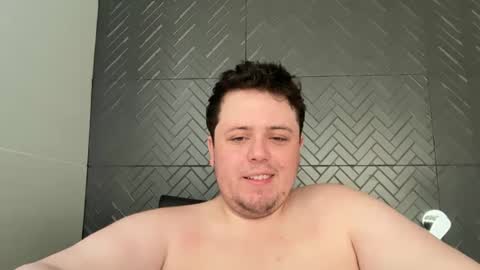 Snapshot of bisexualchubbyboy chatting on 12-26-24, 08:18 james online show from 12-26-24, 08:18