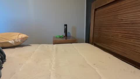 Snapshot of bisexualchubbyboy chatting on 01-11-25, 07:28 james online show from 01-11-25, 07:28