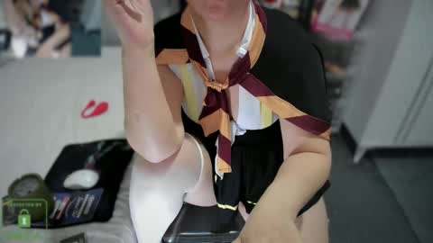 bisex woman online show from 12-13-25, 07:53