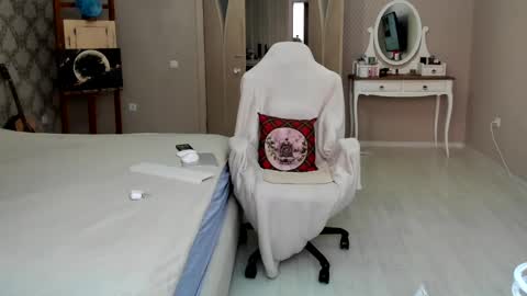 Snapshot of biss_miss chatting on 02-19-25, 03:39 Victoria online show from 02-19-25, 03:39