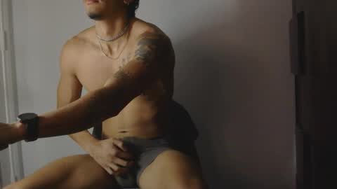 bitix00 online show from 12-04-25, 04:59