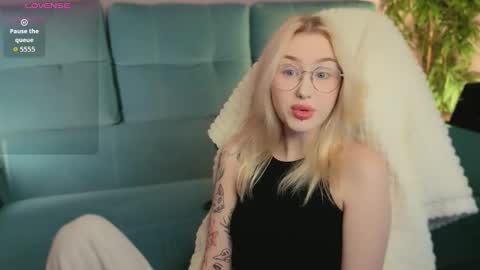 Julia online show from 09-09-25, 02:33