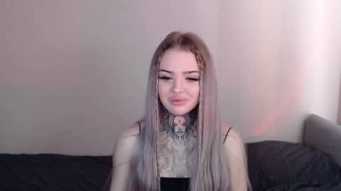 Snapshot of bklfeya chatting on 10-30-25, 11:44 bklfeya online show from 10-30-25, 11:44