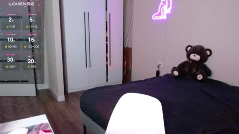 Snapshot of bklfeya chatting on 11-12-25, 06:08 bklfeya online show from 11-12-25, 06:08