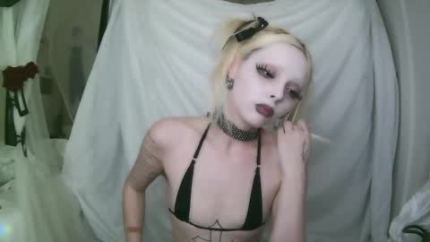 vampire fang  online show from 02-04-26, 09:31