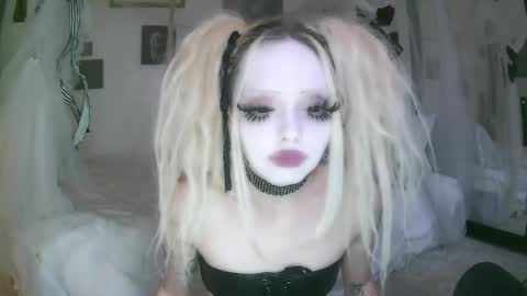 vampire fang  online show from 04-02-26, 06:16