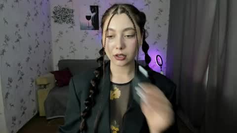 Snapshot of black_berry_bla_ck chatting on 05-21-26, 10:33 black_berry_bla_ck online show from 05-21-26, 10:33