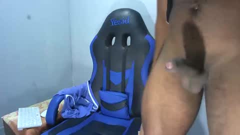 Snapshot of black_dicck chatting on 04-30-26, 12:06 tu morenito online show from 04-30-26, 12:06