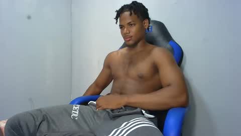 Snapshot of black_dicck chatting on 05-07-26, 04:45 tu morenito online show from 05-07-26, 04:45