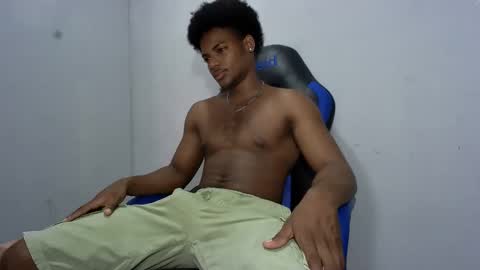 Snapshot of black_dicck chatting on 05-15-26, 05:20 tu morenito online show from 05-15-26, 05:20