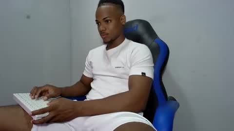 Snapshot of black_dicck chatting on 06-03-26, 03:50 tu morenito online show from 06-03-26, 03:50