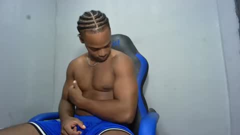 Snapshot of black_dicck chatting on 07-17-26, 02:40 tu morenito online show from 07-17-26, 02:40