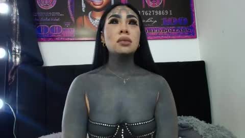 Snapshot of black_eyestattoo chatting on 05-25-26, 10:05 karenth soto online show from 05-25-26, 10:05