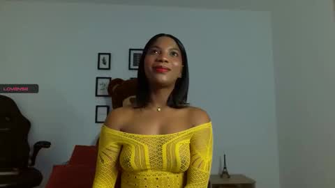 Snapshot of black_girl99 chatting on 12-18-25, 10:49 Chicago sexy online show from 12-18-25, 10:49
