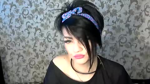 Snapshot of black_hot_01 chatting on 09-17-25, 05:42 black_hot_01 online show from 09-17-25, 05:42