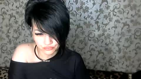 Snapshot of black_hot_01 chatting on 10-05-25, 11:46 black_hot_01 online show from 10-05-25, 11:46