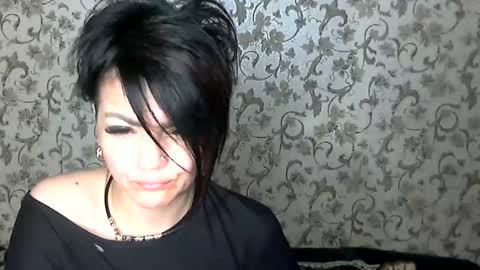 Snapshot of black_hot_01 chatting on 10-21-25, 10:10 black_hot_01 online show from 10-21-25, 10:10