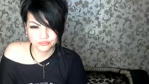 Snapshot of black_hot_01 chatting on 10-27-25, 10:47 black_hot_01 online show from 10-27-25, 10:47