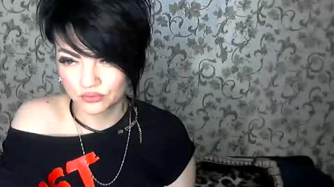 Snapshot of black_hot_01 chatting on 11-06-25, 06:47 black_hot_01 online show from 11-06-25, 06:47