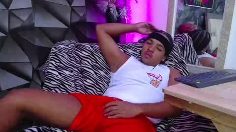 Snapshot of black_king_241 chatting on 01-29-25, 09:39 black_king_241 online show from 01-29-25, 09:39