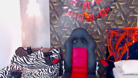 Snapshot of black_king_241 chatting on 10-31-25, 03:40 black_king_241 online show from 10-31-25, 03:40