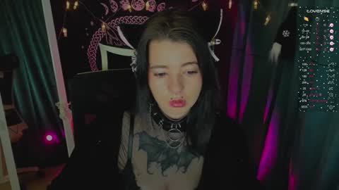  Black Kittie    Wednesday - 1300 - 1900 GMT help me get 100 thumbs up online show from 12-15-24, 01:43