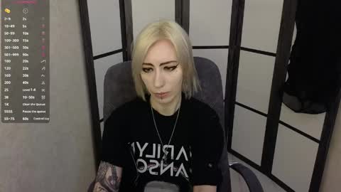 Emily online show from 04-12-26, 08:41