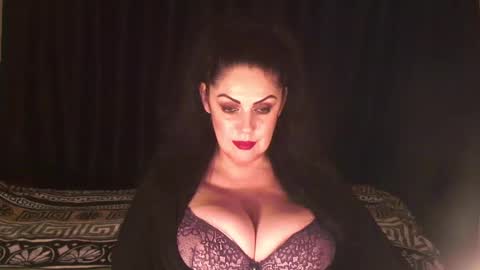 Snapshot of black_pearls chatting on 02-11-25, 04:01 Sarah online show from 02-11-25, 04:01