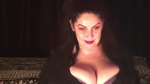 Snapshot of black_pearls chatting on 10-15-25, 04:18 Sarah online show from 10-15-25, 04:18