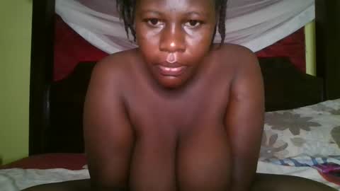 Snapshot of black_queen2025 chatting on 10-13-25, 03:39 black queen online show from 10-13-25, 03:39