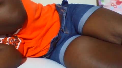 Snapshot of black_queen9 chatting on 07-09-26, 09:02 noel online show from 07-09-26, 09:02