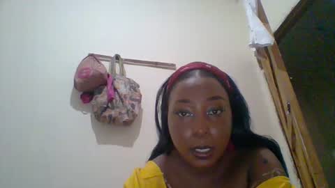 Dee online show from 06-16-26, 07:11