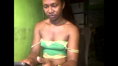 Snapshot of blackasiancockts chatting on 02-05-26, 01:10 Crystal online show from 02-05-26, 01:10