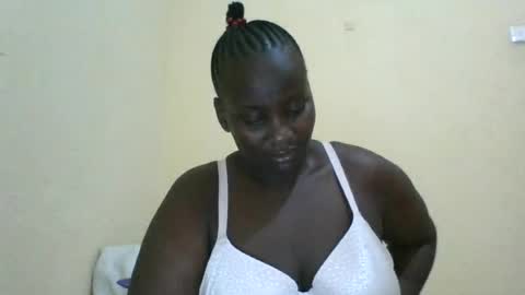 Snapshot of blackbeauty002 chatting on 06-12-26, 07:46 PACIFICA online show from 06-12-26, 07:46