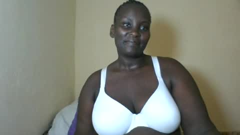 Snapshot of blackbeauty002 chatting on 06-15-26, 09:00 PACIFICA online show from 06-15-26, 09:00