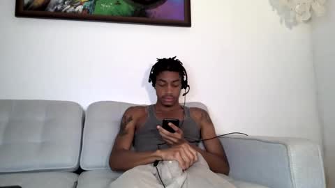 Snapshot of blackbulltitus chatting on 10-21-25, 11:38 BlackBullTitus online show from 10-21-25, 11:38