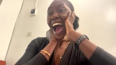 Snapshot of blackfairy01 chatting on 12-18-25, 10:10 blackfairy01 online show from 12-18-25, 10:10