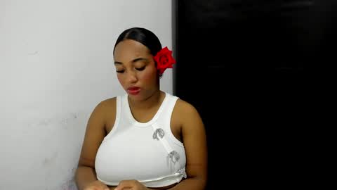 Snapshot of blackitybae chatting on 10-30-25, 01:29 Shophie White online show from 10-30-25, 01:29